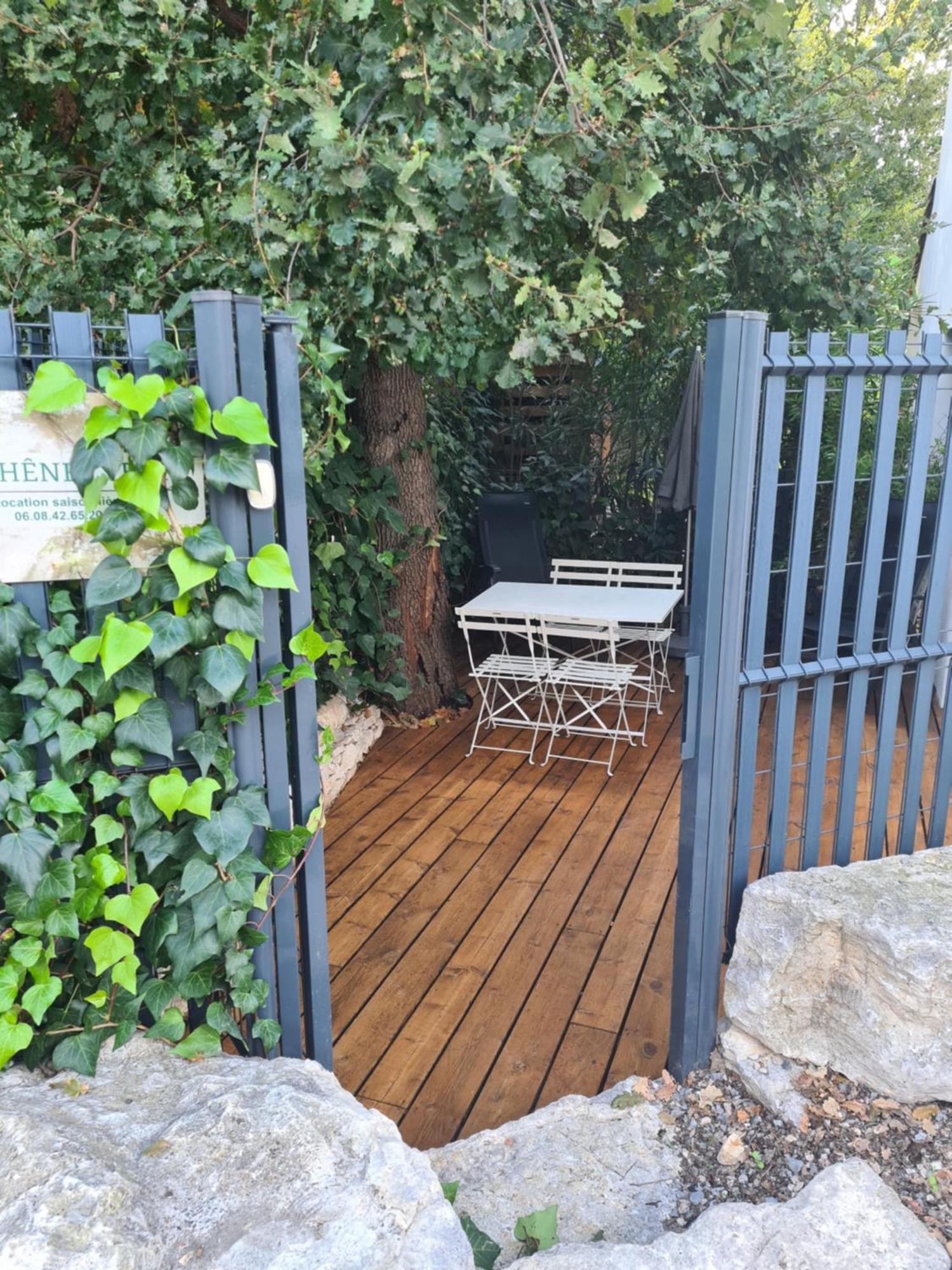 Les Chenes Verts Sommieres Exterior photo